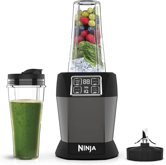 Ninja Blender met 2 Automatische Programma's: Mengen & Max. Mengen, Pulse-instelling, 2x 700ml Bekers met Drinktuitdeksels, Vaatwasserbestendige Onderdelen, Smoothiemaker, Auto-iQ, Zwart, BN495EU