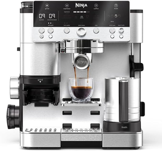 Ninja Luxe Premier 3-in-1 Koffiezetapparaat, Latte, Cappuccino, Cold Brew & Espressomaker, Ingebouwde Bonenmaler & melkschuimer, Gebruiksvriendelijk, 4 Automatische Opschuimstanden, Zilver, ES601EU